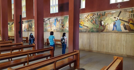 12. Iglesia Sagrado Corazon Interior